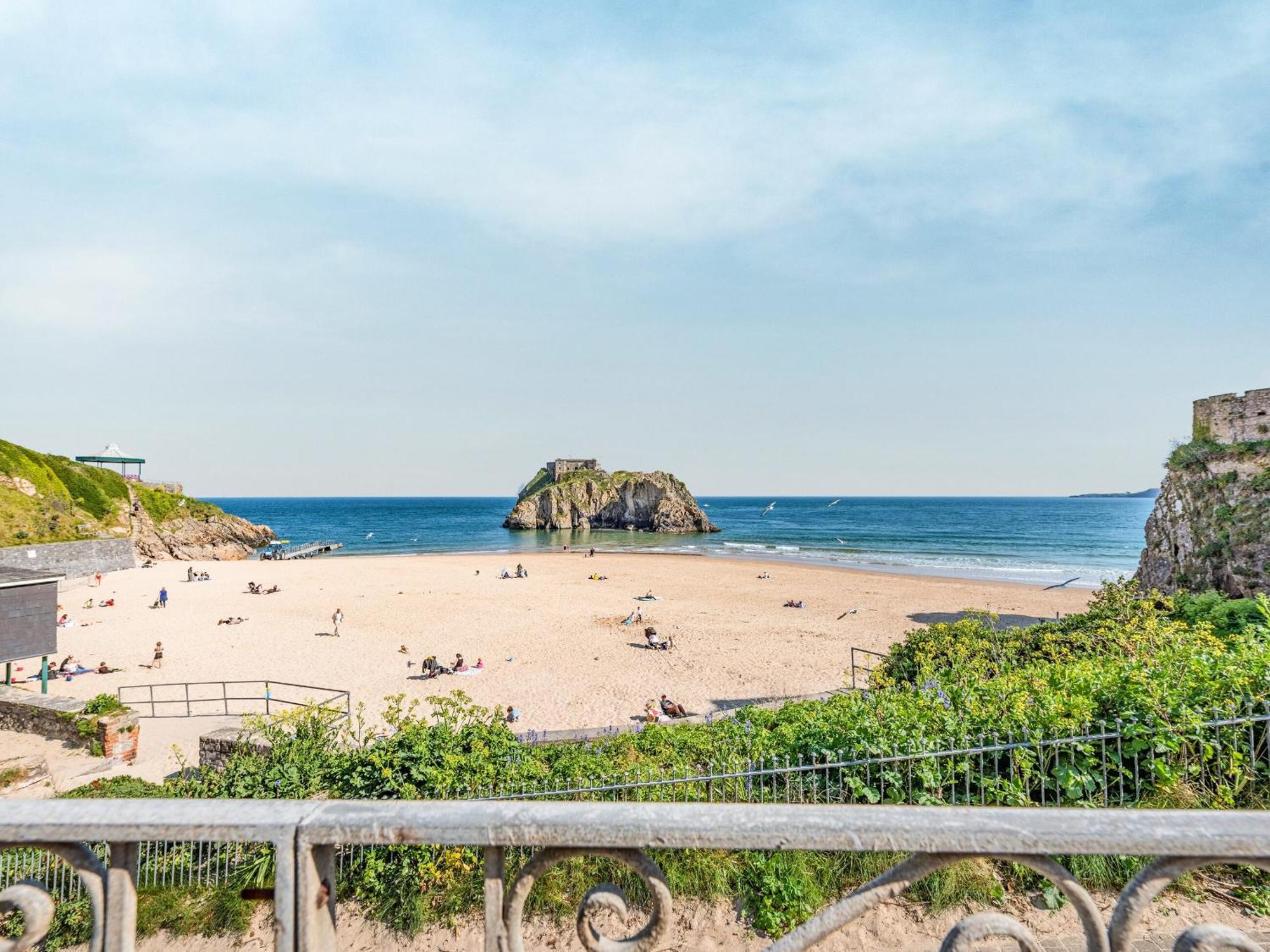 Ocean Waves Villa Tenby Ngoại thất bức ảnh